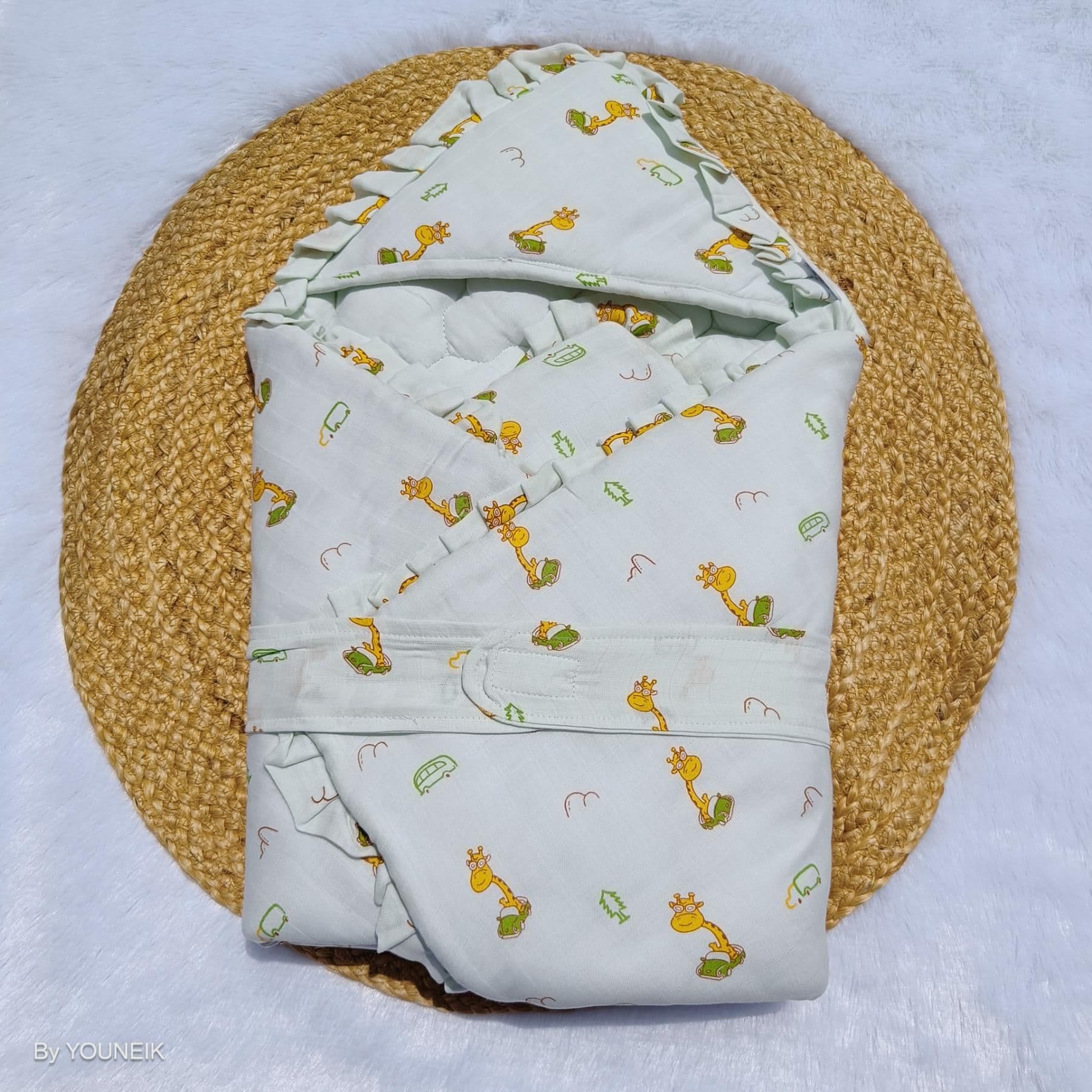 Muslin Wrap Bed - Green Giraffe