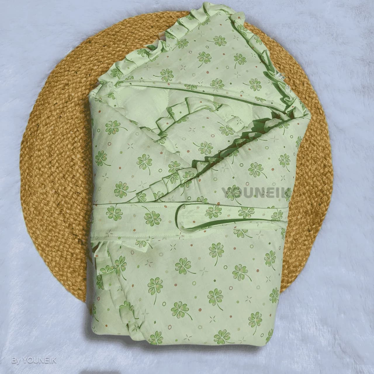 Muslin Wrap Bed - Green Leaves