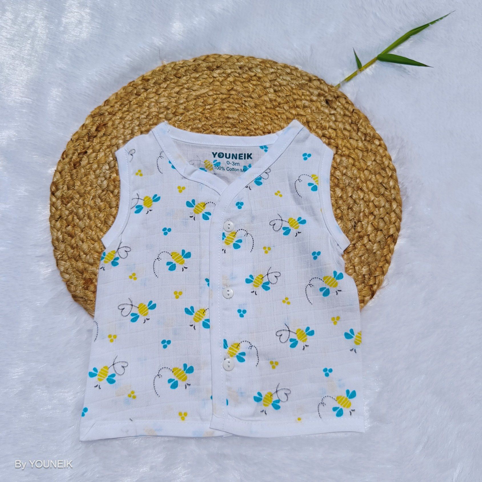 Muslin Jabla Button 0-12m | Bees