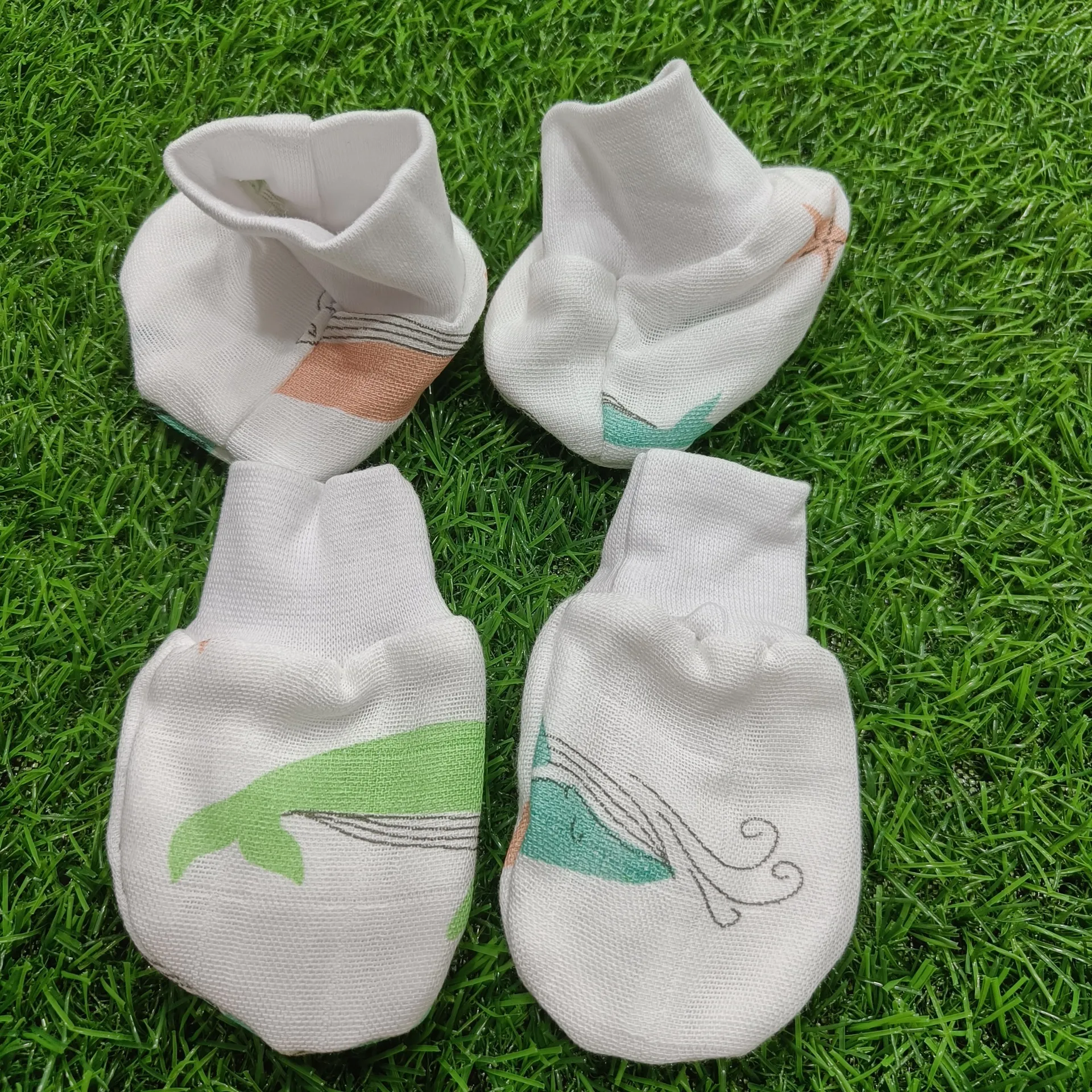Muslin Mittens & Booties set 0-3m